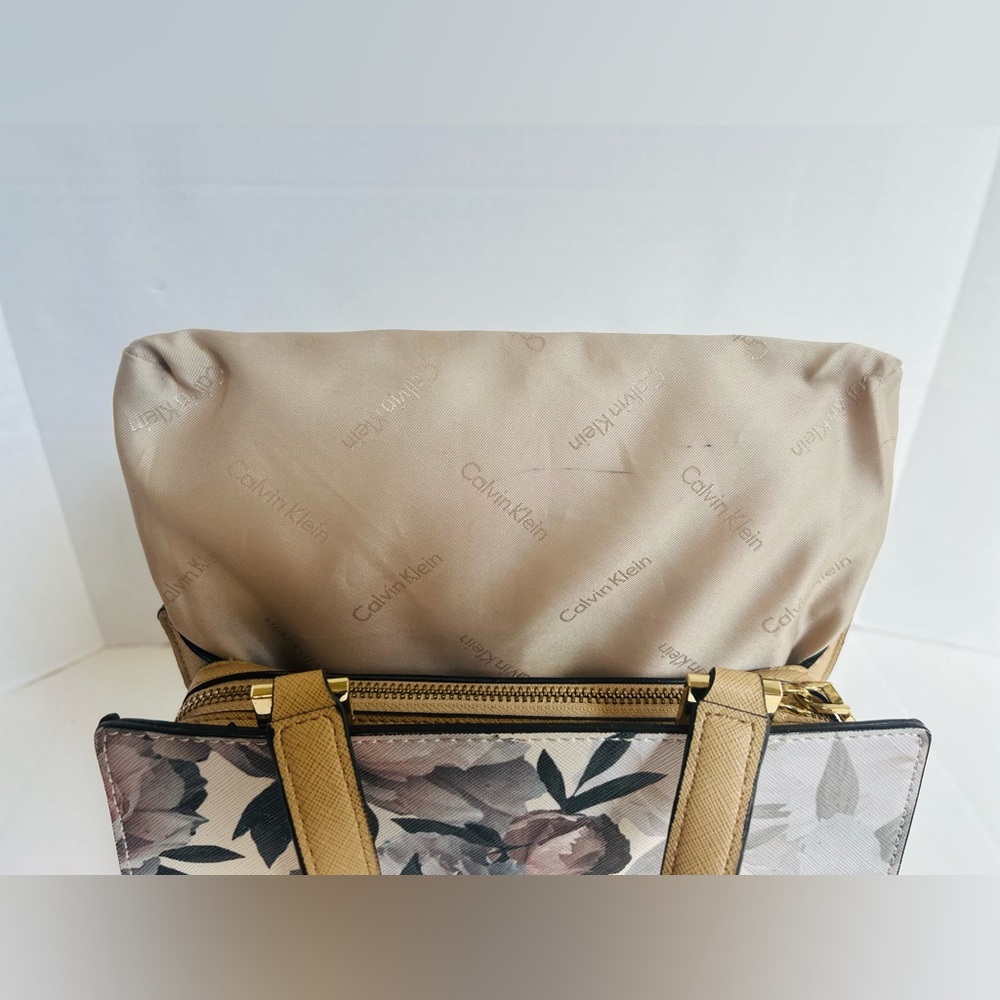 Calvin Klein Lola Small Crossbody - Picture 15 of 16